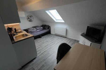 Studio "Sous Les Toits", Proche Hyper Centre Et Commerces ! Valenciennes Kültér fotó