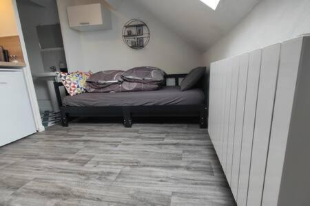 Studio "Sous Les Toits", Proche Hyper Centre Et Commerces ! Valenciennes Kültér fotó